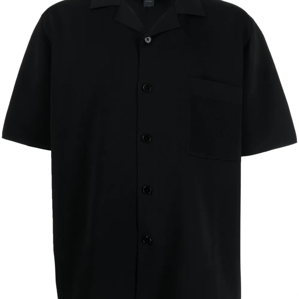 Рубашка на пуговицах с накладными карманами