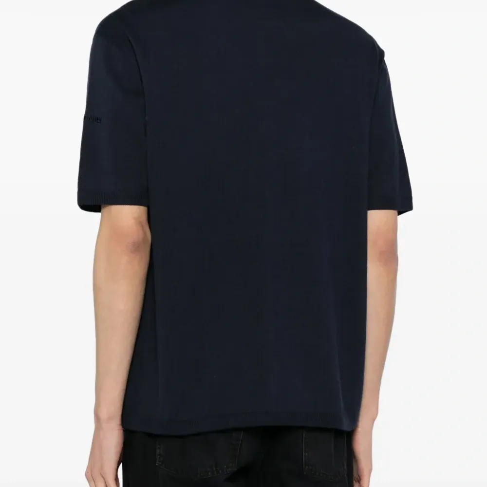 Джемпер с круглым вырезом и короткими рукавами