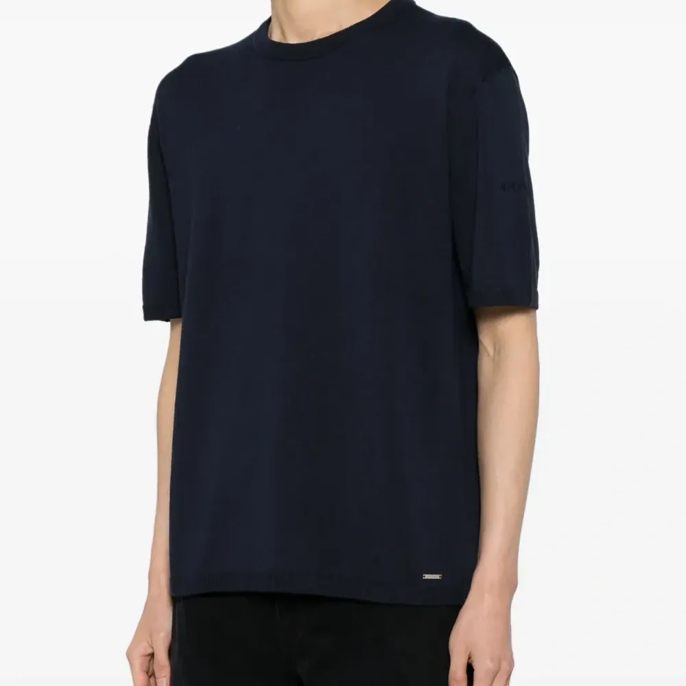 Джемпер с круглым вырезом и короткими рукавами