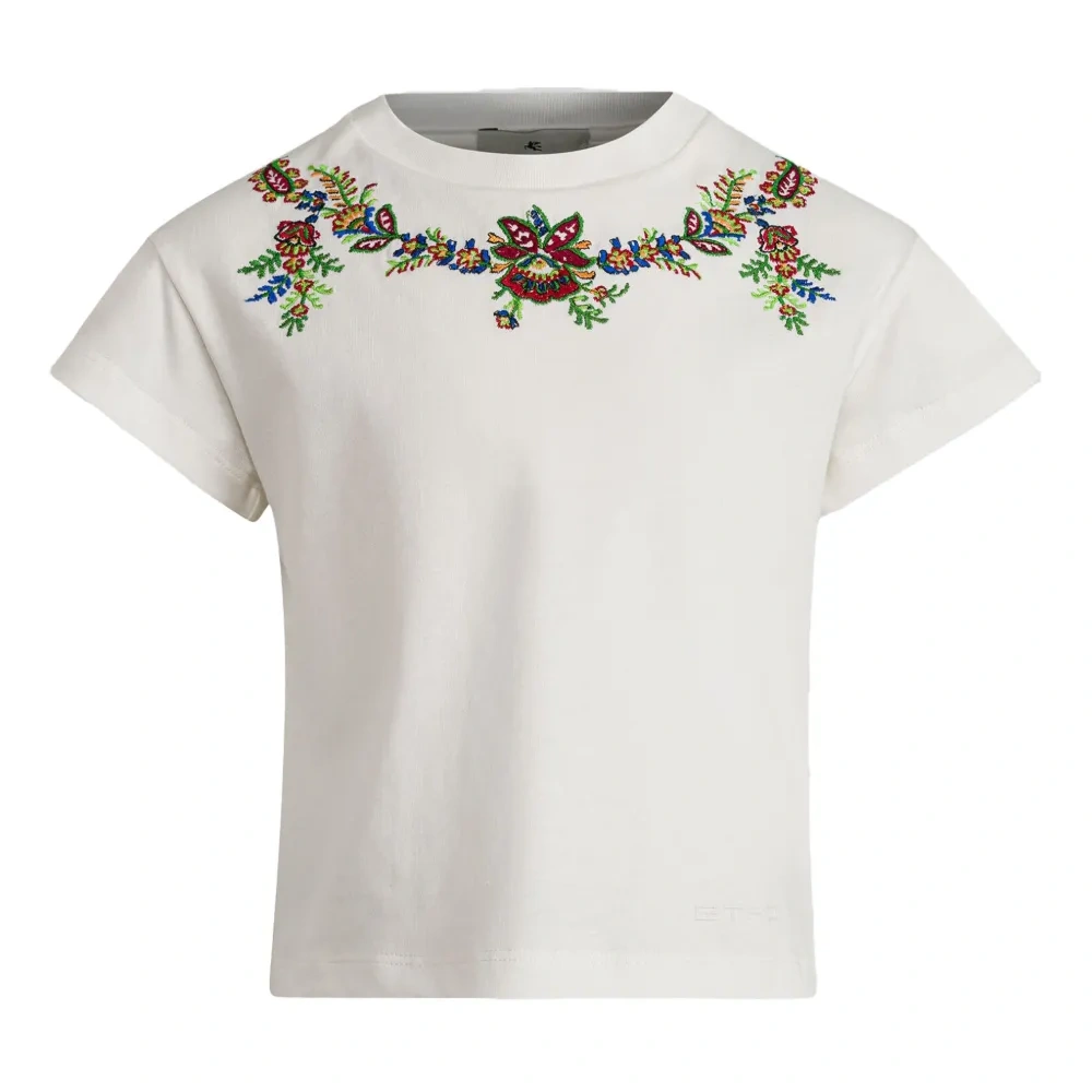 Футболка с цветочной вышивкой