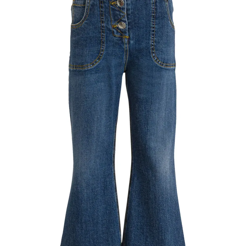 Расклешенные джинсы