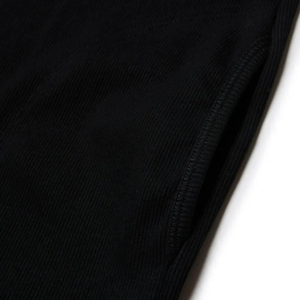 Двухслойное платье без рукавов