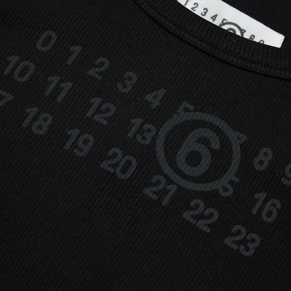 Двухслойное платье без рукавов