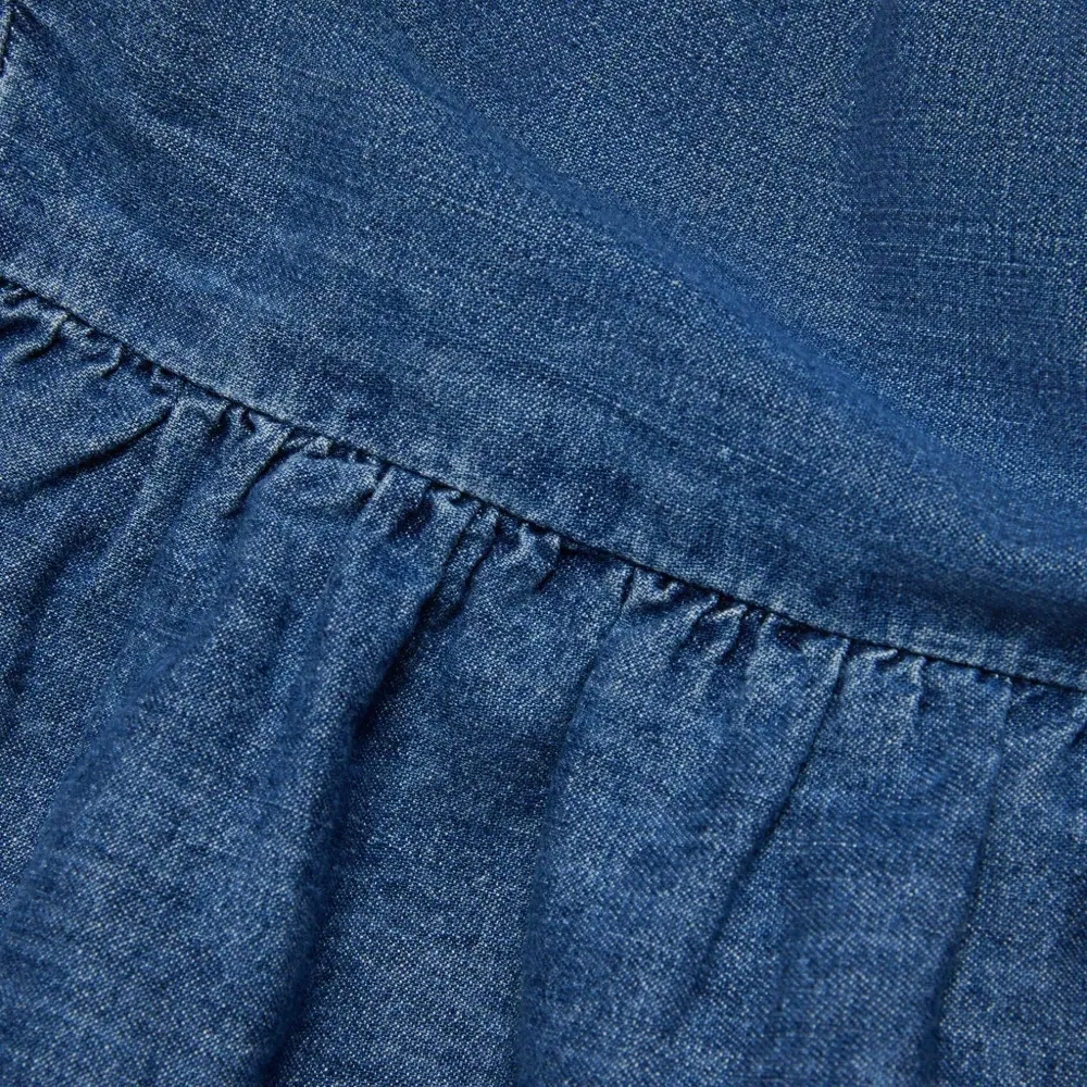 Джинсовое платье без рукавов