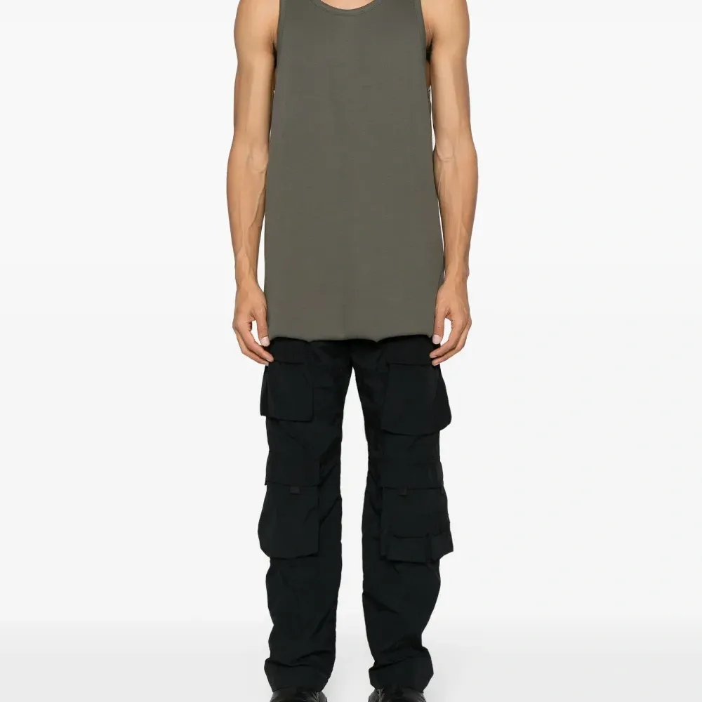 Топ асимметричного кроя со вставками Топ асимметричного кроя со вставками