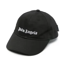 Кепка с вышитым логотипом