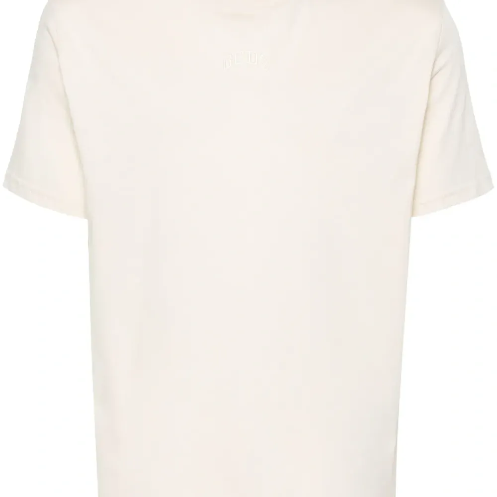 Футболка с вышитым логотипом