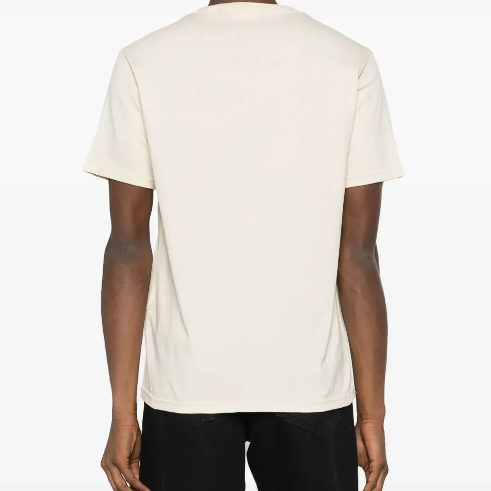 Футболка с вышитым логотипом