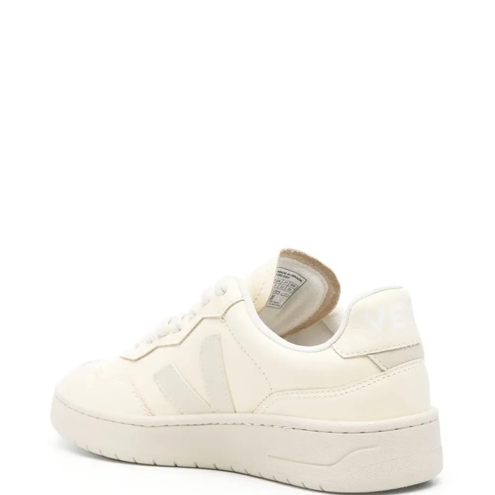 Кроссовки V-90