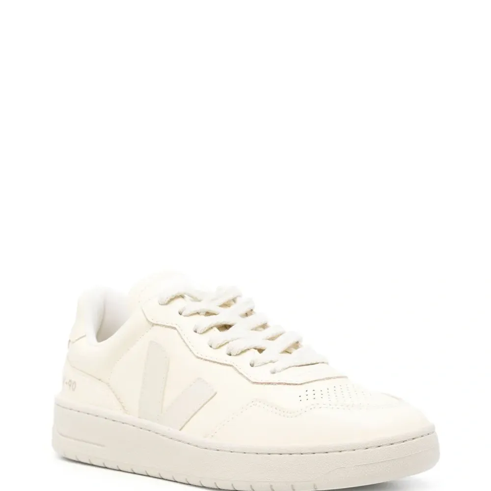 Кроссовки V-90