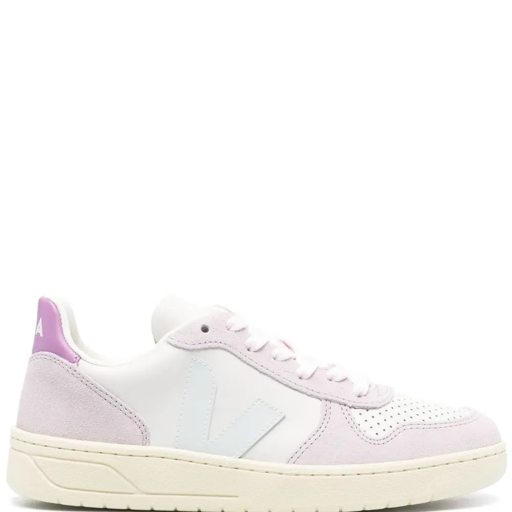 Кроссовки V-10