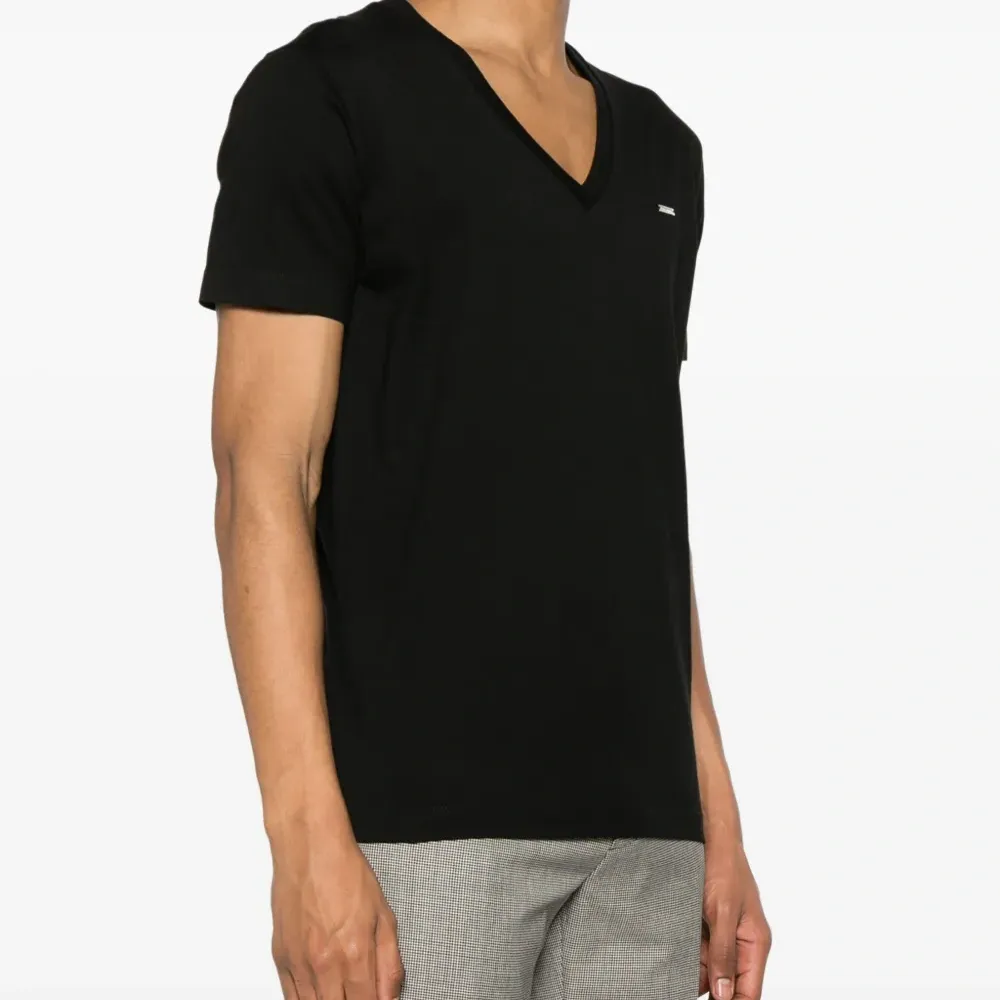 Футболка с логотипом