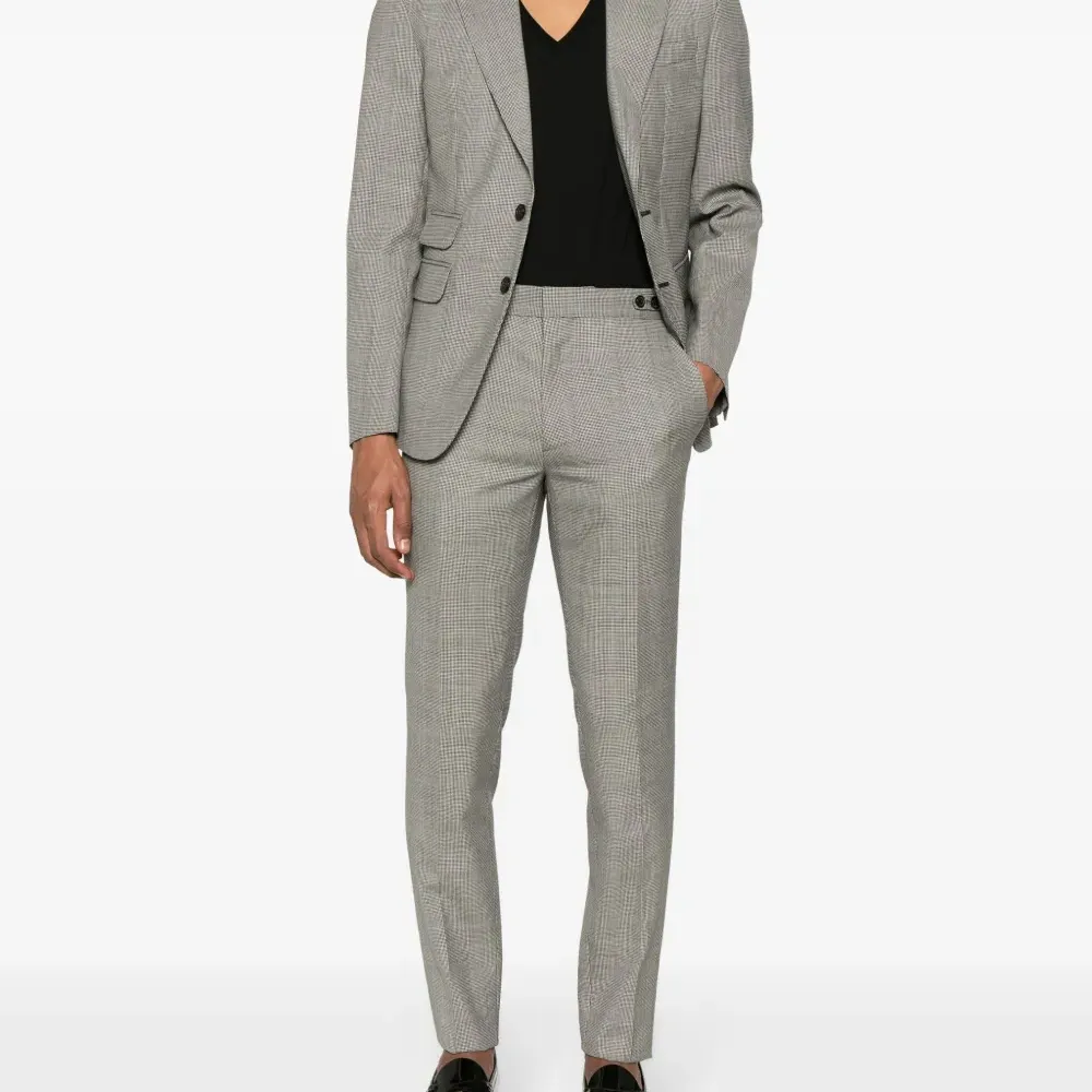 Футболка с логотипом