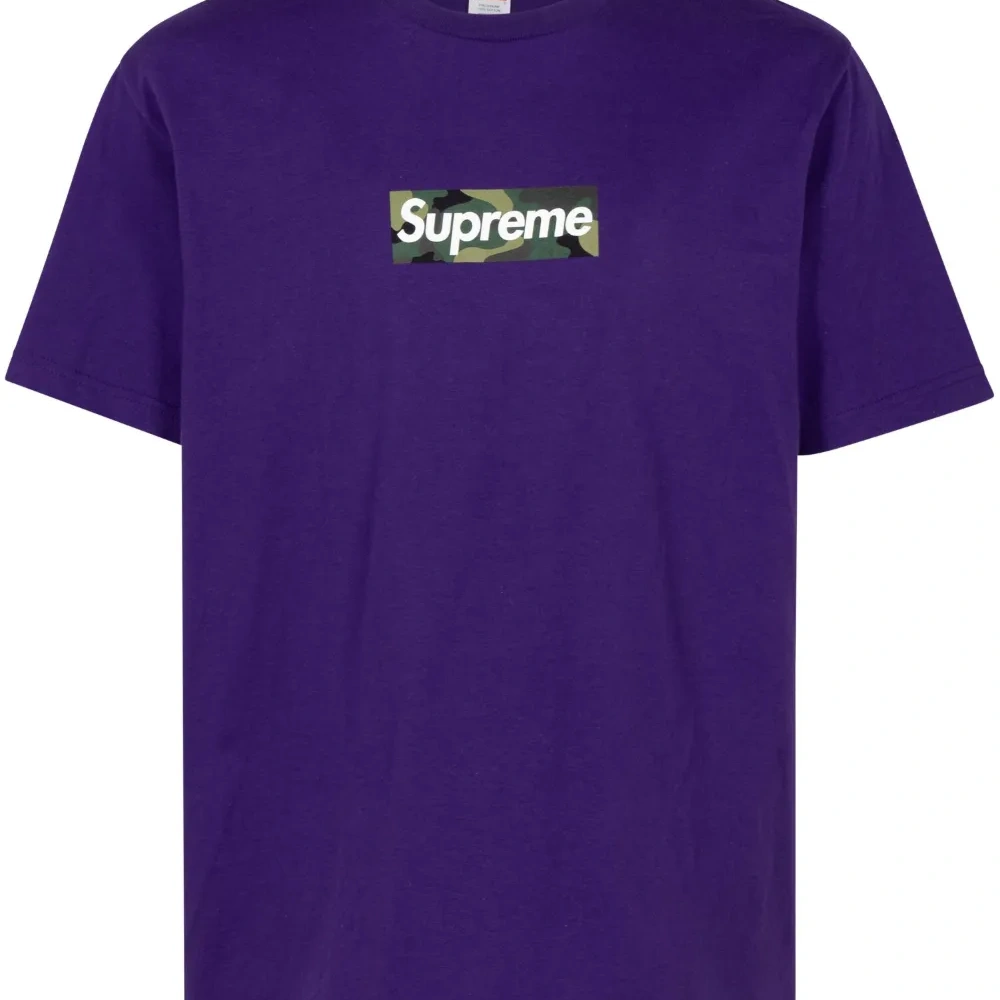 Футболка с логотипом