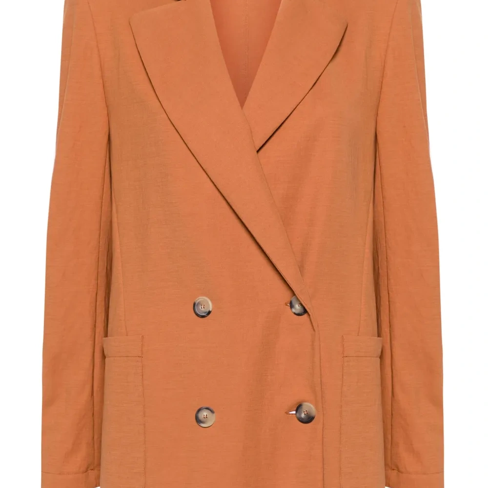 Однобортный пиджак с заостренными лацканами