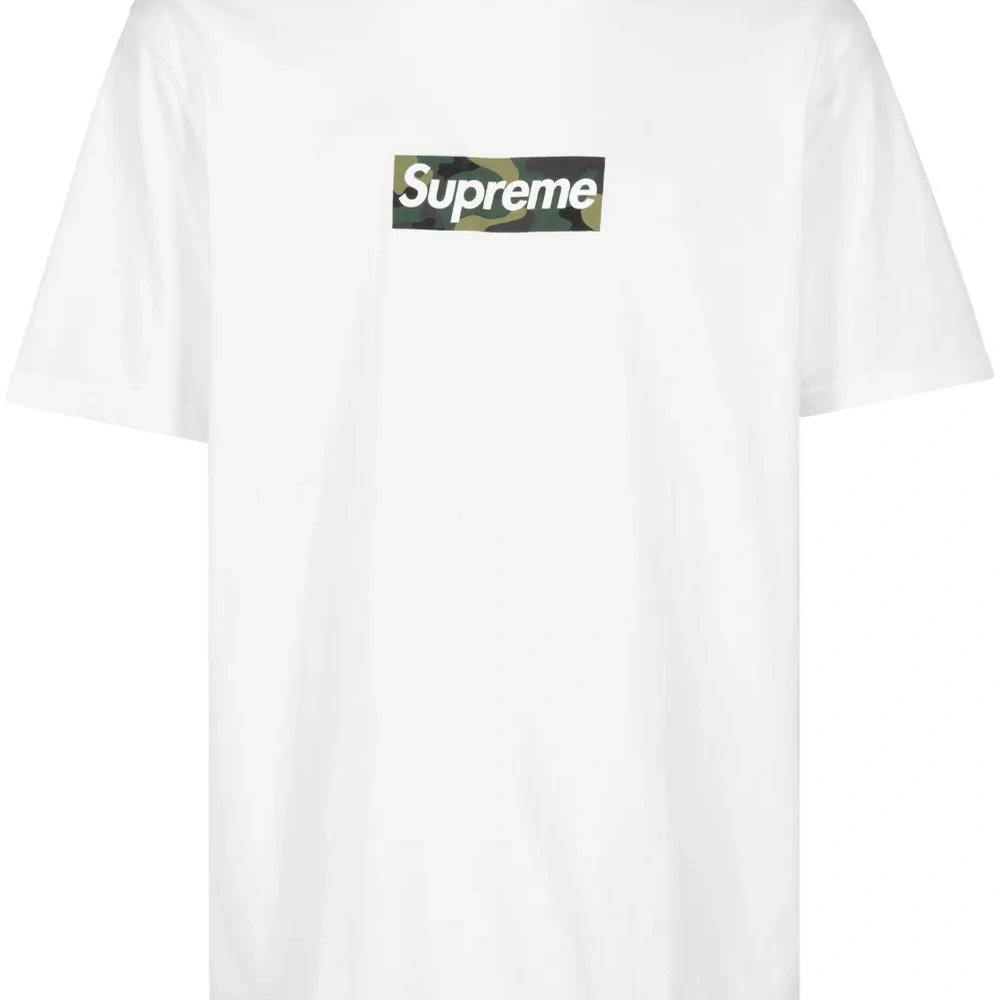 Футболка с логотипом