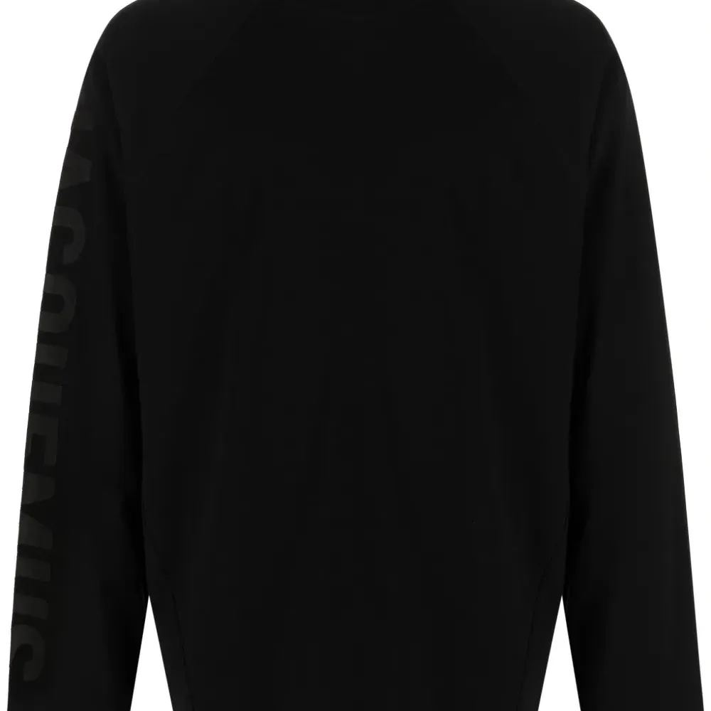 Футболка с длинными рукавами и логотипом