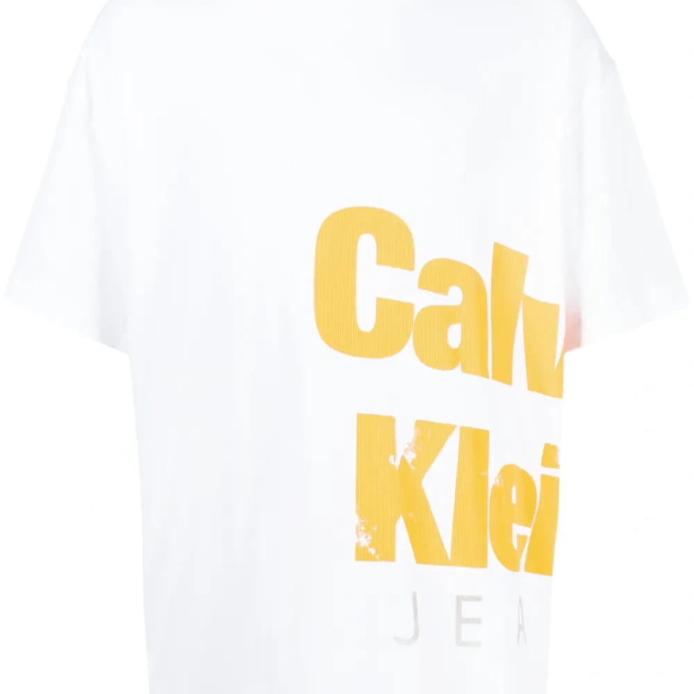 Футболка с логотипом