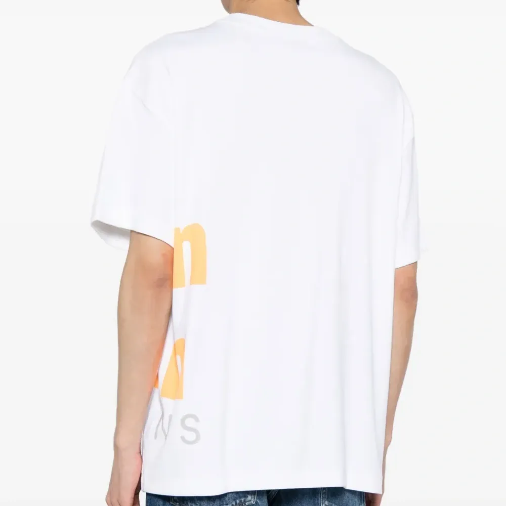 Футболка с логотипом