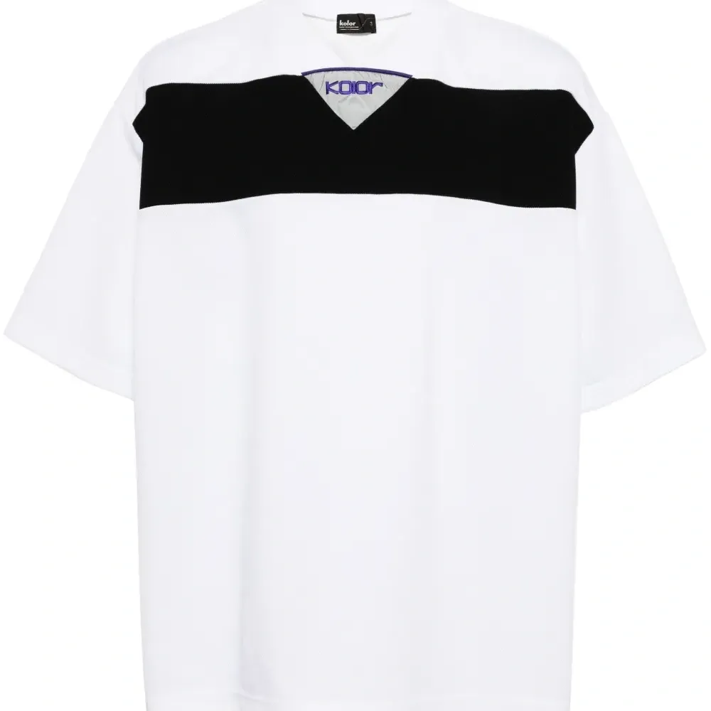 Футболка с отделкой в полоску