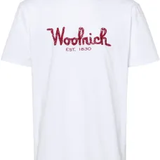 Футболка с вышитым логотипом