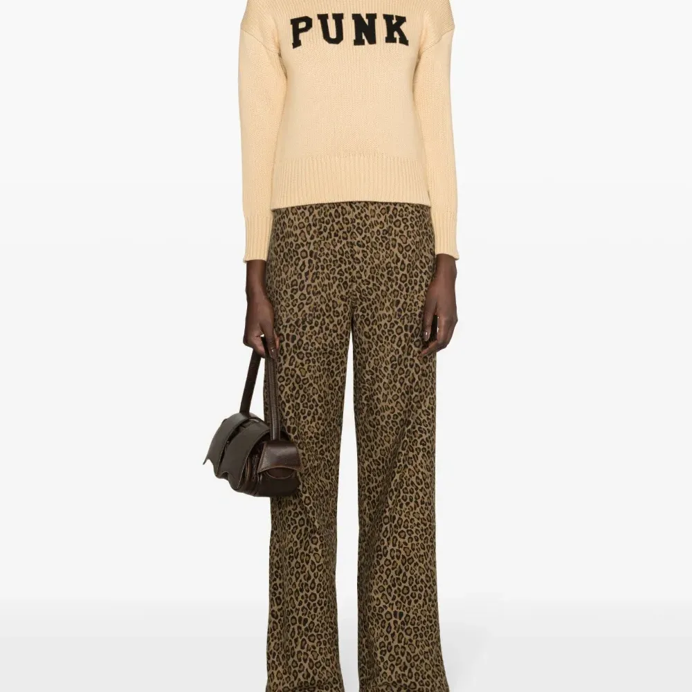 Джемпер с нашивкой-логотипом