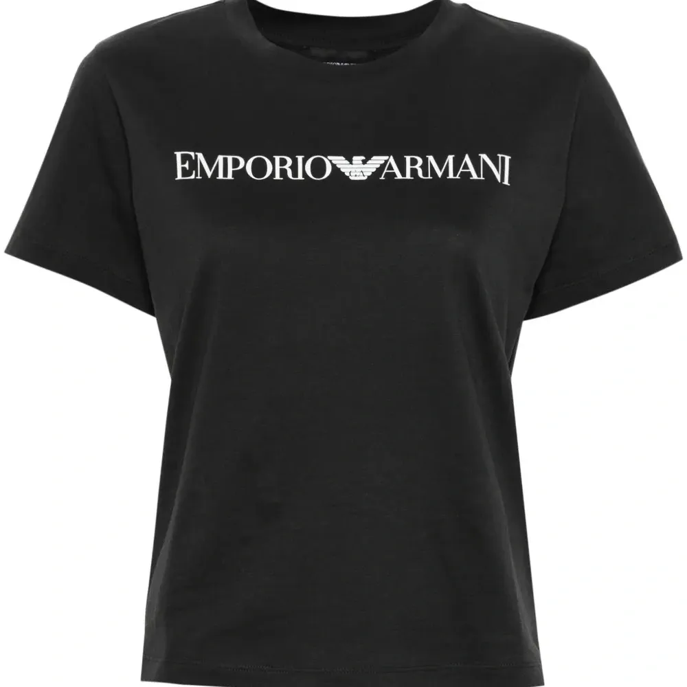 Футболка с логотипом