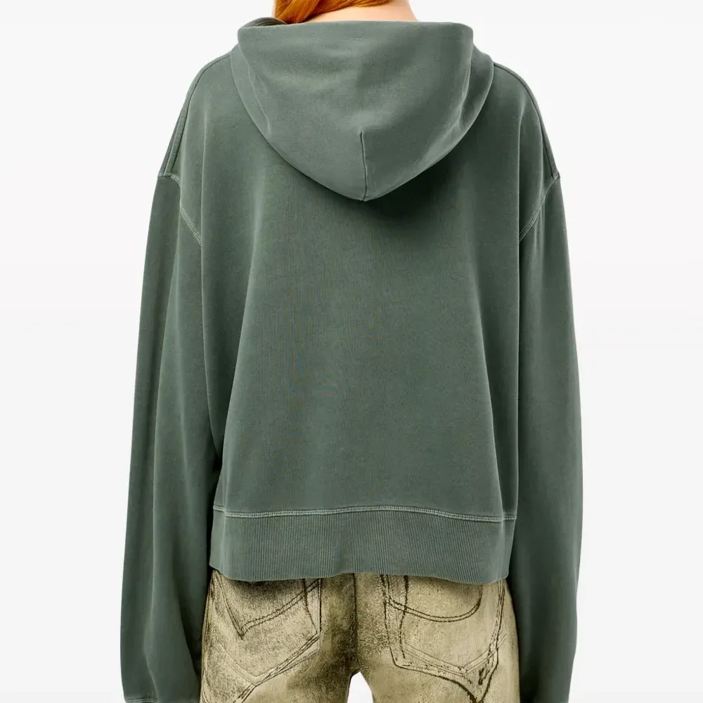 Худи с вышитым логотипом