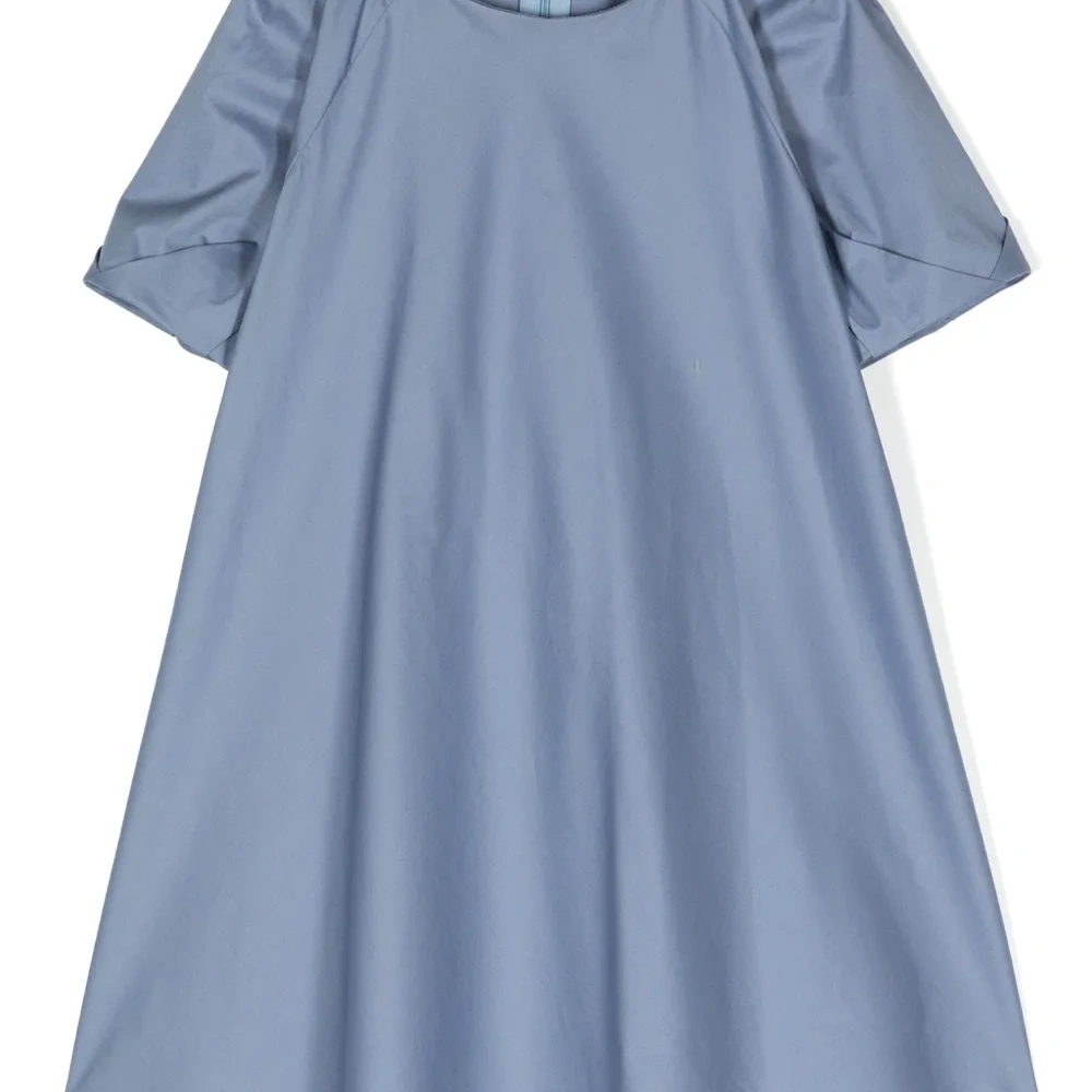 Платье с короткими рукавами