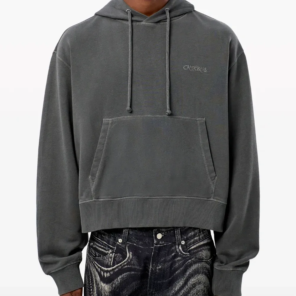 Худи с вышитым логотипом