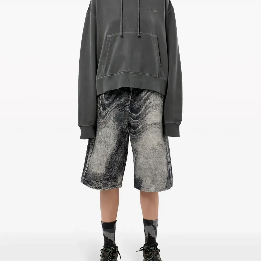 Худи с вышитым логотипом