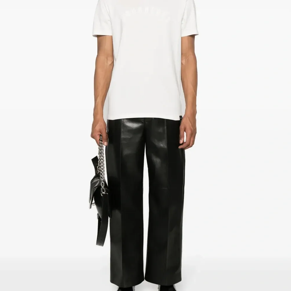 Футболка с логотипом