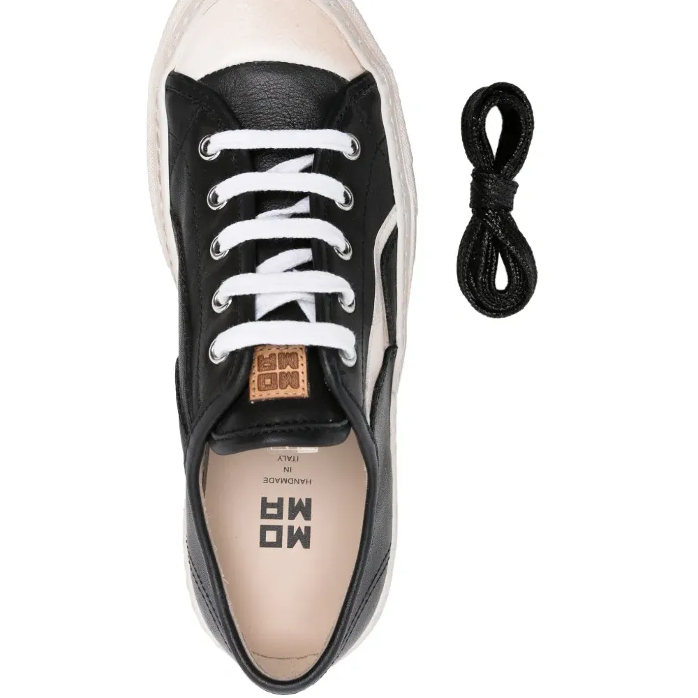 Кроссовки со вставками