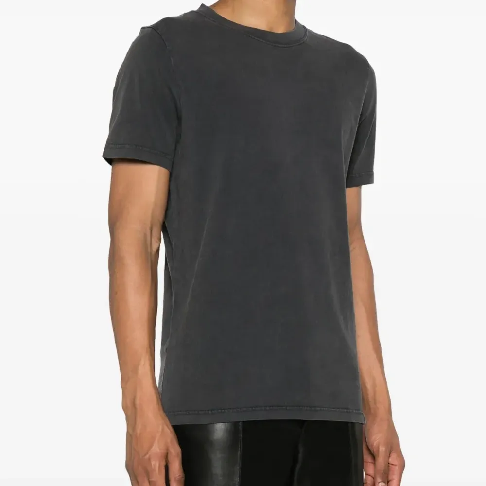 Футболка с круглым вырезом