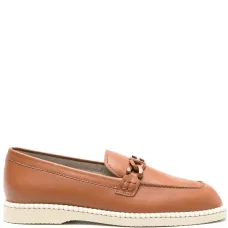 Лоферы с пряжкой-логотипом