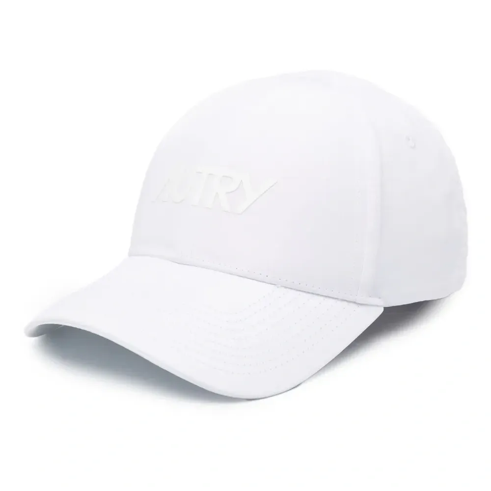 Кепка с логотипом