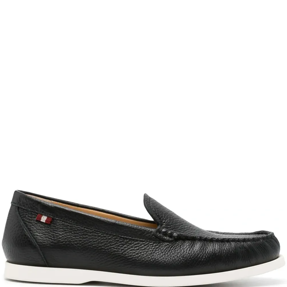 Лоферы из зернистой кожи