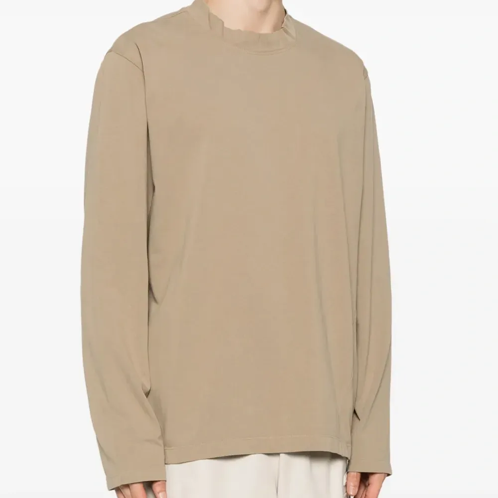 Футболка с длинными рукавами