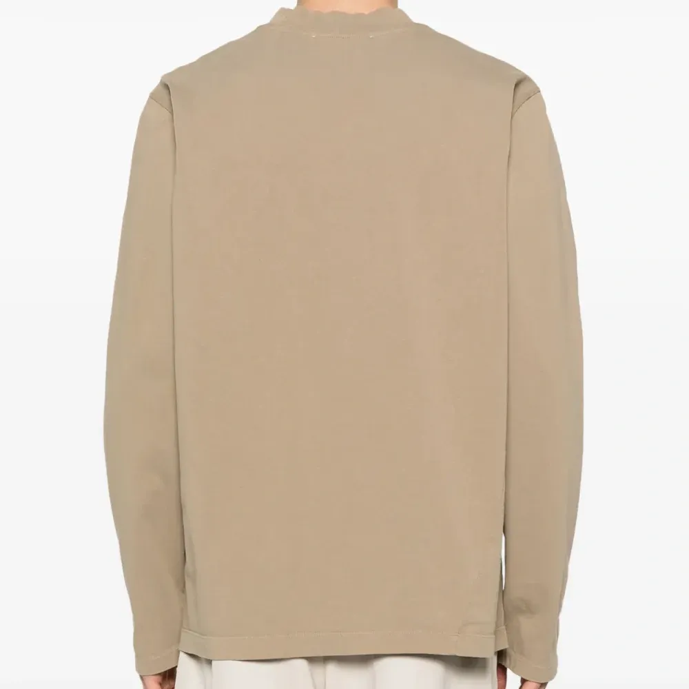 Футболка с длинными рукавами