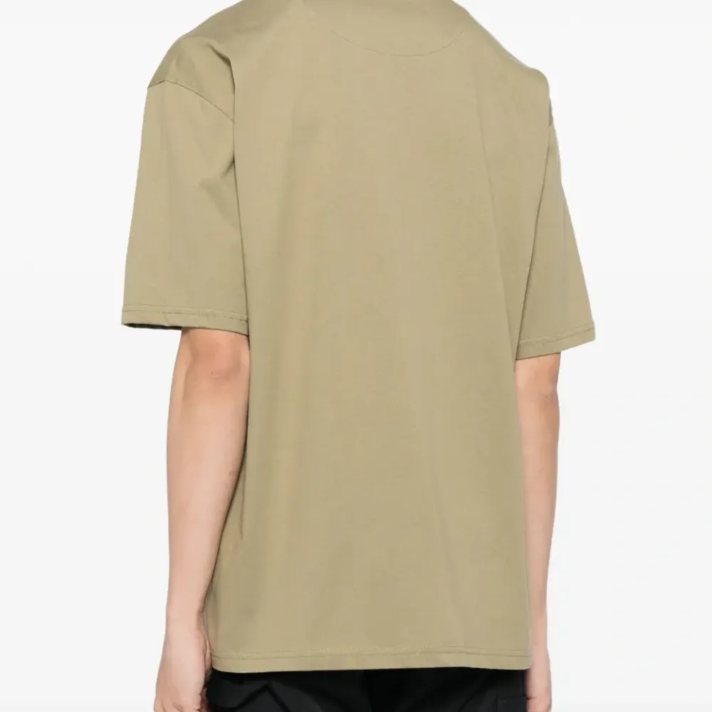 Футболка с логотипом