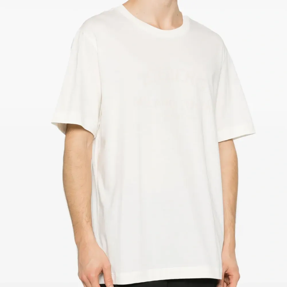 Футболка с логотипом