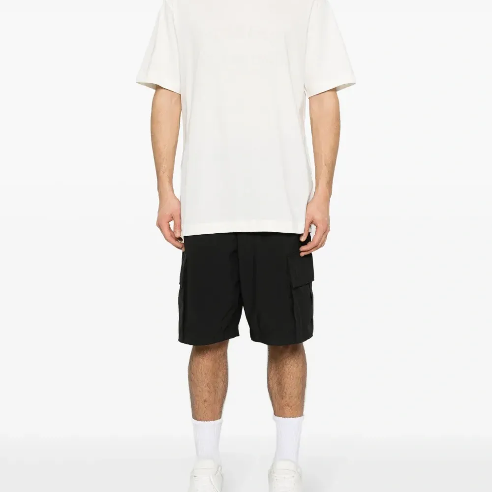 Футболка с логотипом