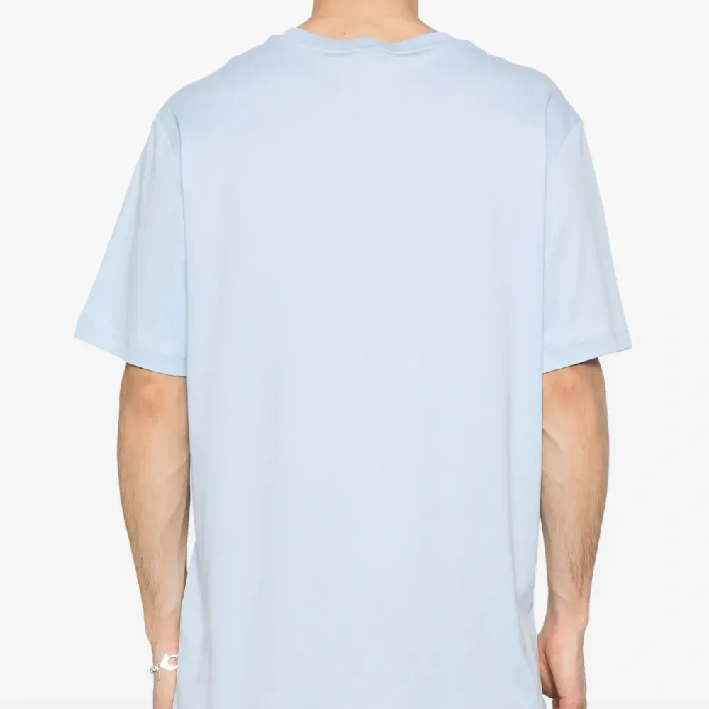 Футболка с вышитым логотипом