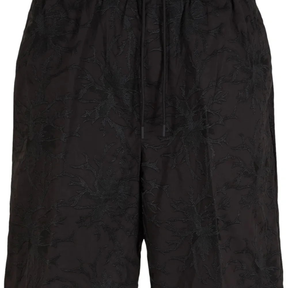 Спортивные шорты с вышивкой