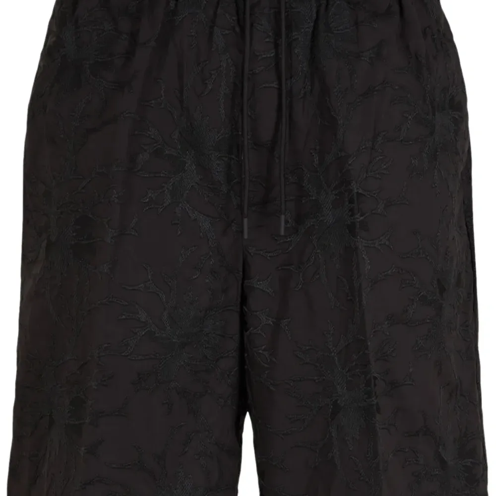 Спортивные шорты с вышивкой Спортивные шорты с вышивкой