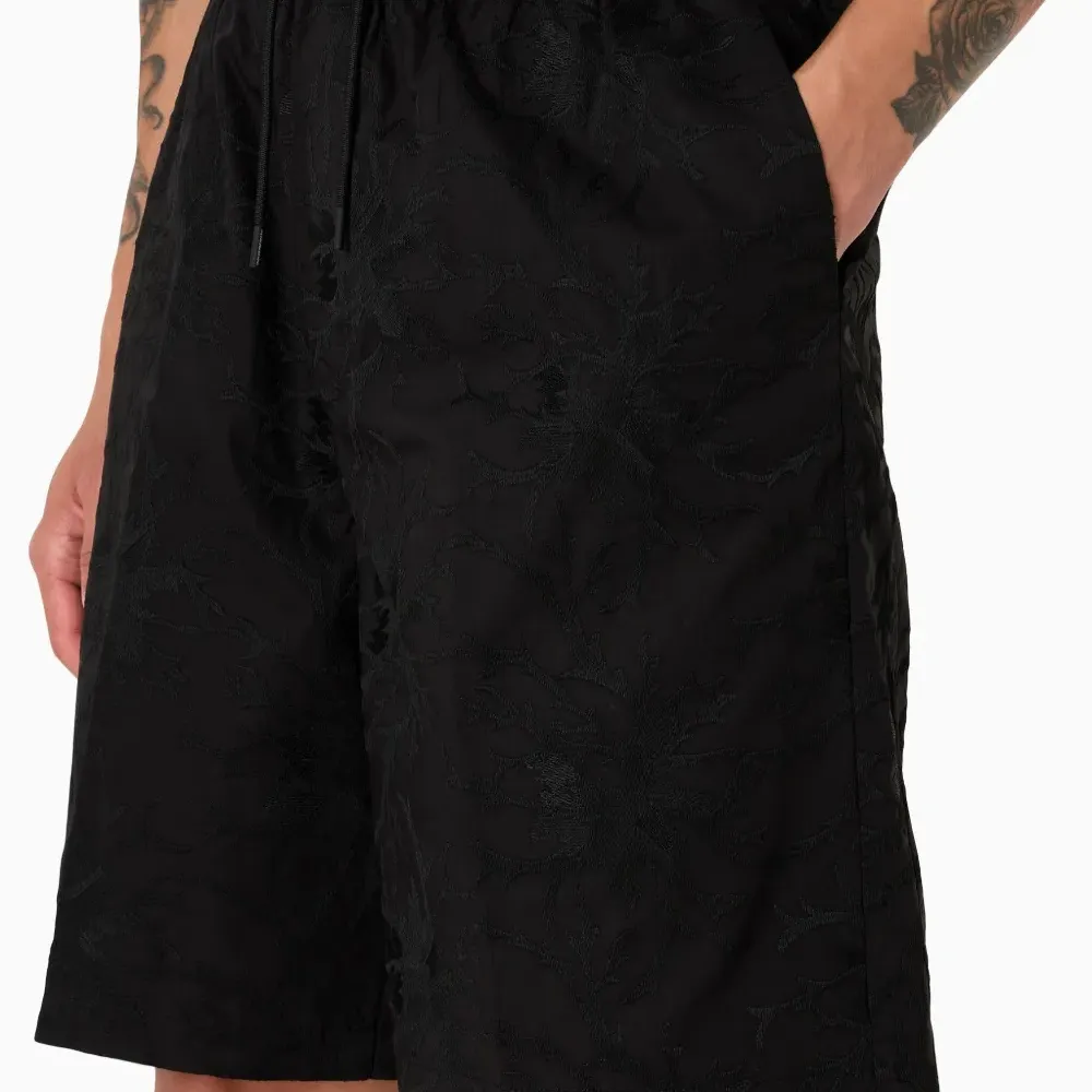 Спортивные шорты с вышивкой Спортивные шорты с вышивкой