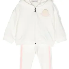 Спортивный костюм с нашивкой-логотипом Спортивный костюм с нашивкой-логотипом