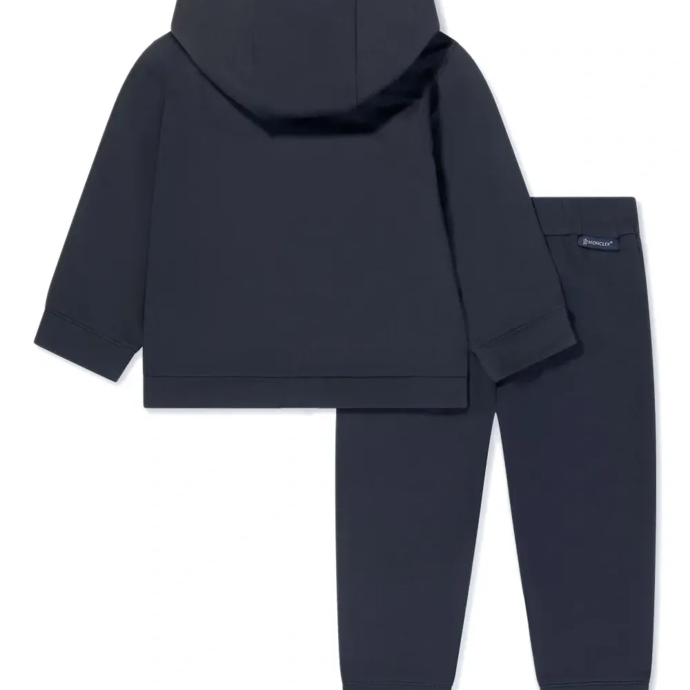 Спортивный костюм с логотипом