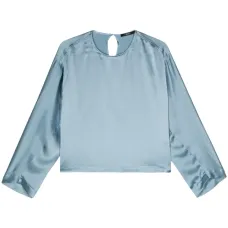 Атласная блузка с приспущенными плечами