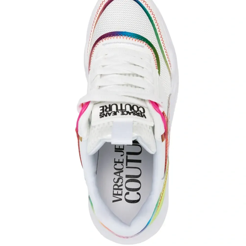 Кроссовки с эффектом градиента